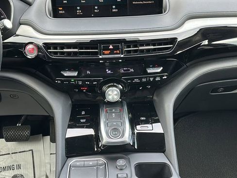 Used 2023 Acura MDX SH-AWD image 19