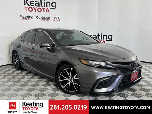 Certified 2023 Toyota Camry SE w/ Convenience Package image 2