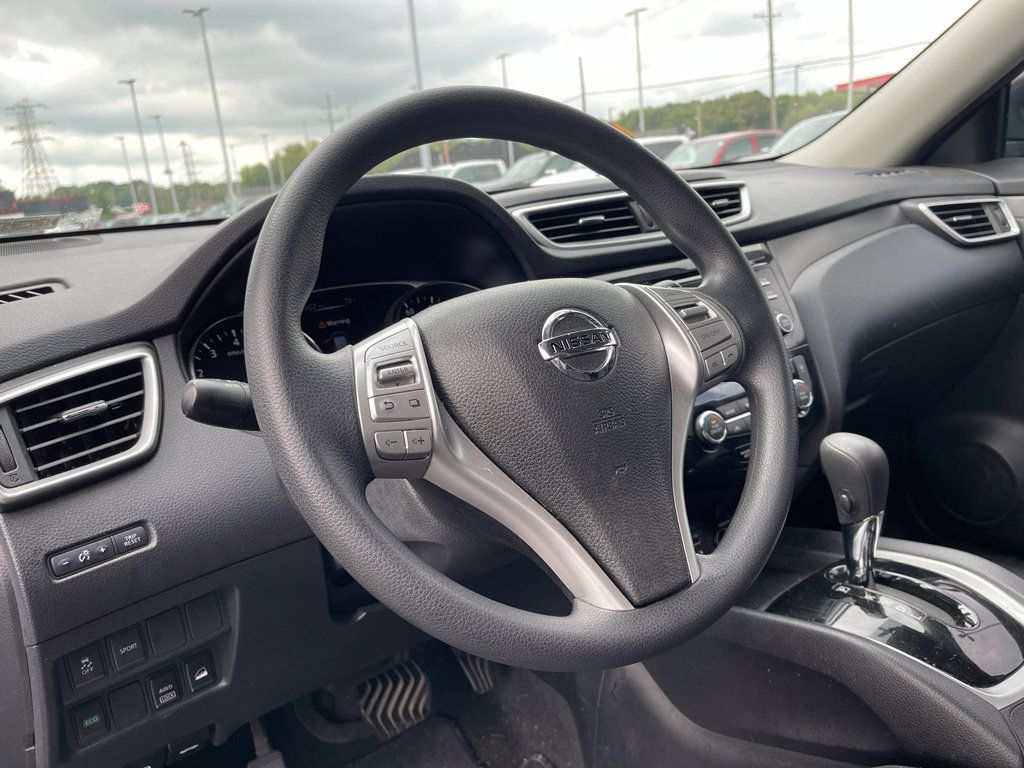 Used 2015 Nissan Rogue SV AWD/4WD image 10