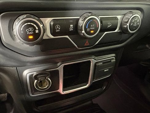 Used 2018 Jeep Wrangler Unlimited Sport AWD/4WD image 34