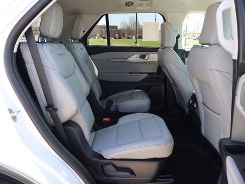 New 2026 Ford Explorer Active image 13