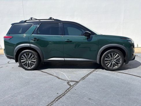 Used 2022 Nissan Pathfinder SL w/ SL Premium Package FWD image 7