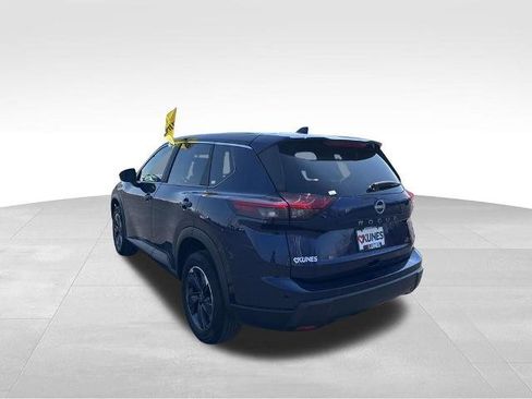 Certified 2025 Nissan Rogue SV FWD image 8