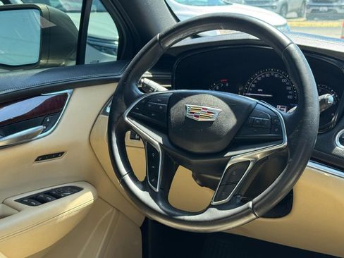 Used 2018 Cadillac XT5 Luxury w/ Driver Awareness Package FWD image 15