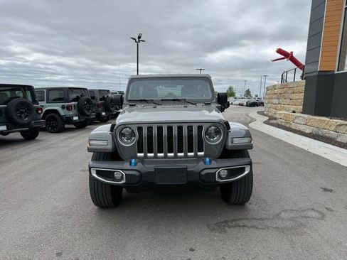 Used 2023 Jeep Wrangler Unlimited Sahara w/ Dual Top Group AWD/4WD image 8
