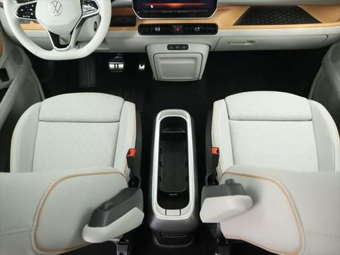 New 2025 Volkswagen ID. Buzz 1st Edition image 17