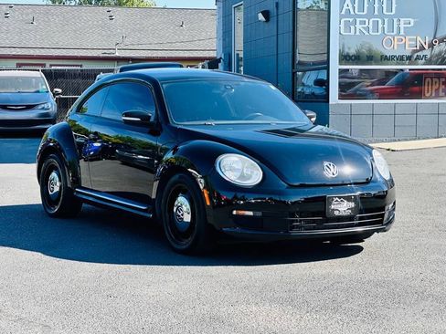 Used 2016 Volkswagen Beetle 1.8T SE FWD image 1