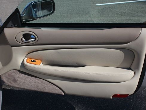Used 2000 Jaguar XK8 image 30
