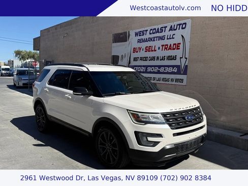 Used 2017 Ford Explorer XLT w/ Equipment Group 202A AWD/4WD image 1