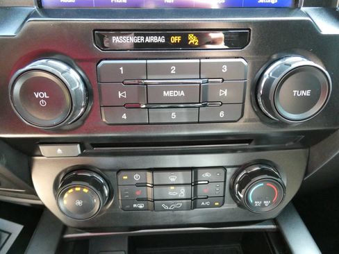 Used 2017 Ford F150 XLT w/ Equipment Group 302A Luxury AWD/4WD image 31