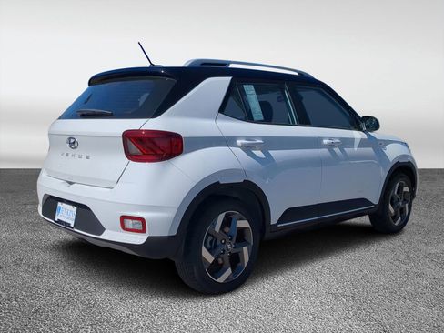 New 2025 Hyundai Venue Limited image 3