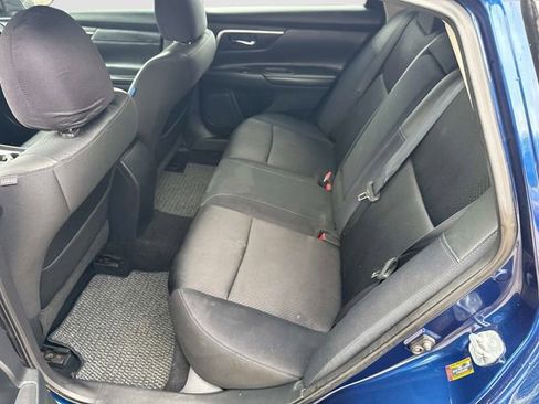 Used 2017 Nissan Altima 3.5 SR w/ Interior Lighting Package image 13
