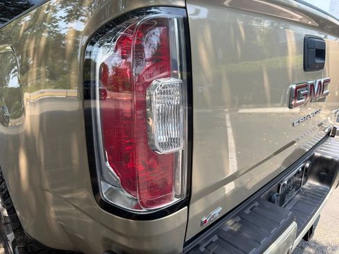 Used 2022 GMC Canyon AT4 AWD/4WD image 6