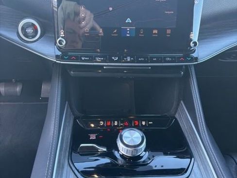 Used 2024 Jeep Wagoneer L Series II w/ Flexible Seating Group image 16