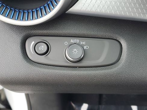 New 2026 Chevrolet Trax LS image 21