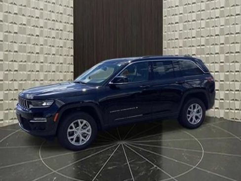 Certified 2023 Jeep Grand Cherokee Limited AWD/4WD image 8