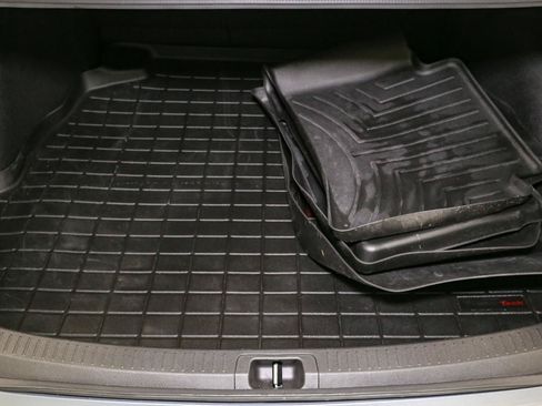 Used 2022 Toyota Corolla SE w/ Carpet Mat Package (TMS) FWD image 12