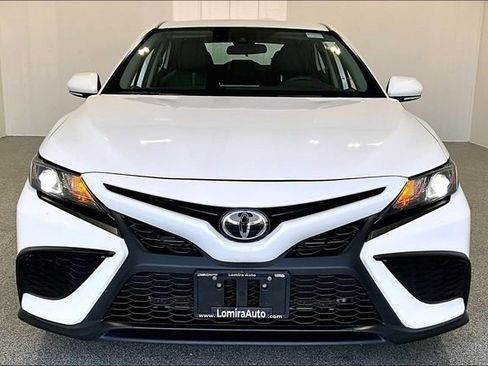 Used 2024 Toyota Camry SE image 2