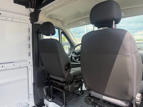 Used 2024 RAM ProMaster 2500 FWD image 47
