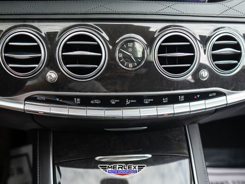 Used 2019 Mercedes-Benz S 560 4MATIC Sedan w/ Premium Package image 35