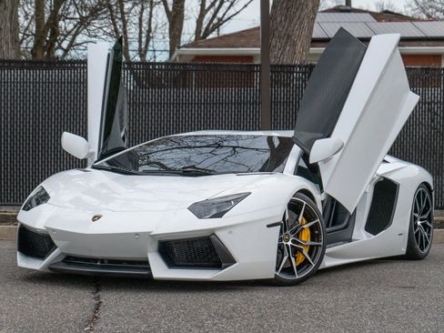 Used 2017 Lamborghini Aventador LP 700-4 AWD/4WD image 8