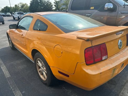 Used 2008 Ford Mustang Premium RWD image 5