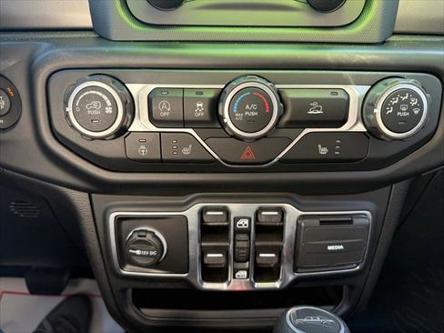 Certified 2021 Jeep Gladiator Sport image 20