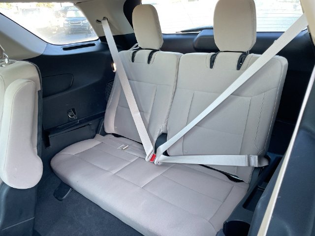 Used 2022 Ford Explorer XLT AWD/4WD image 14