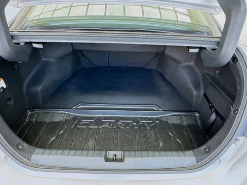 Used 2018 Honda Clarity Plug-In Hybrid image 17