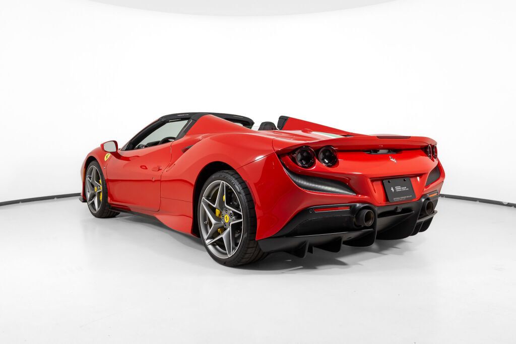 Used 2022 Ferrari F8 Tributo RWD image 4