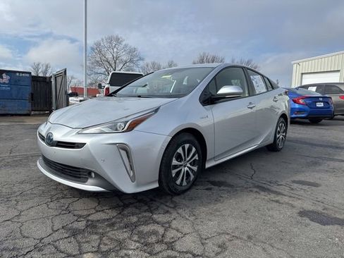 Used 2019 Toyota Prius LE image 3