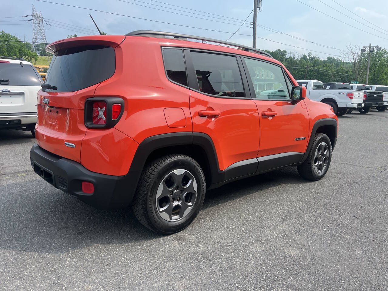 Used 2015 Jeep Renegade Latitude AWD/4WD image 6