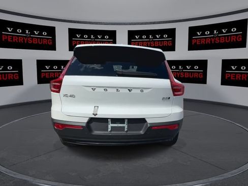 Used 2025 Volvo XC40 B5 Plus w/ Protection Package Premier AWD/4WD image 7