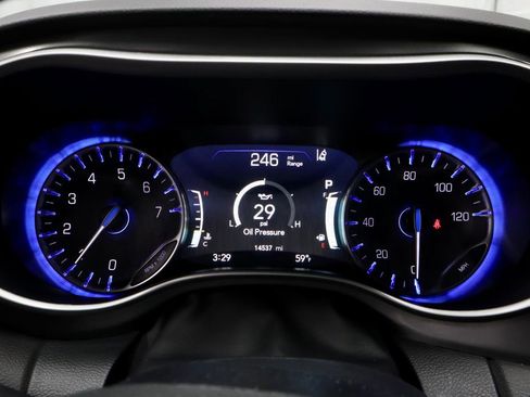 Used 2025 Chrysler Pacifica Select FWD image 28
