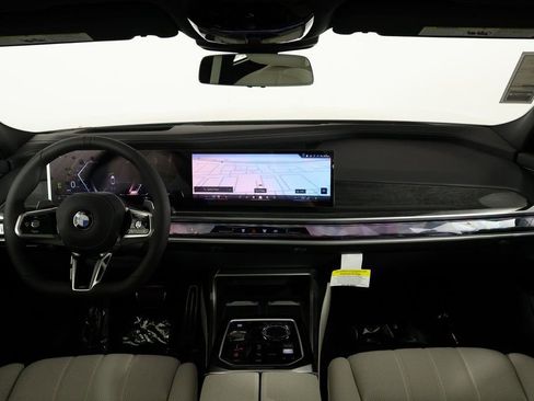 New 2026 BMW 740i image 4