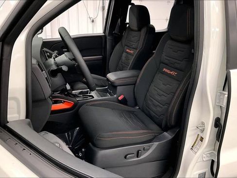 New 2025 Nissan Frontier PRO-4X w/ Pro Convenience Package image 9