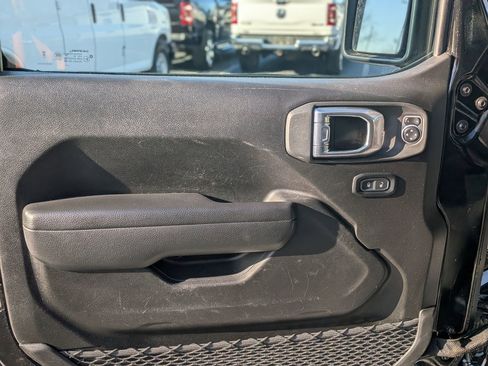 Used 2024 Jeep Wrangler Unlimited Rubicon image 14