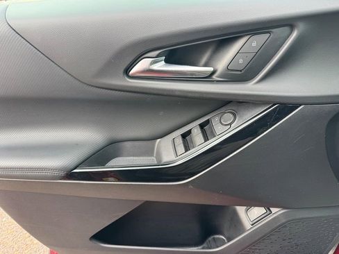 Used 2025 Chevrolet Equinox LT w/ Convenience Package II image 19