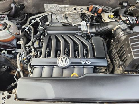 Used 2023 Volkswagen Atlas SEL R-Line image 33