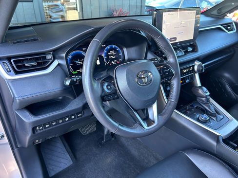 Used 2023 Toyota RAV4 XSE AWD/4WD image 12