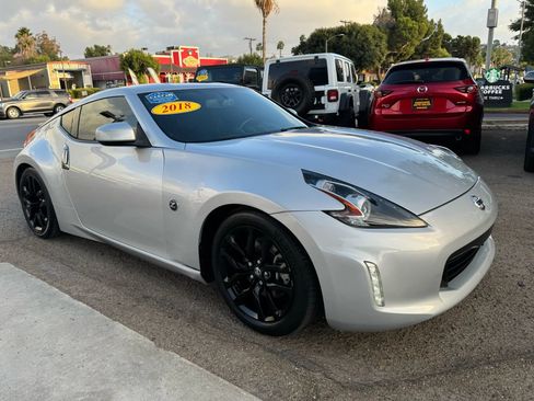 Used 2018 Nissan 370Z Touring image 2