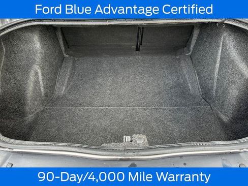 Used 2018 Dodge Challenger SXT RWD image 7