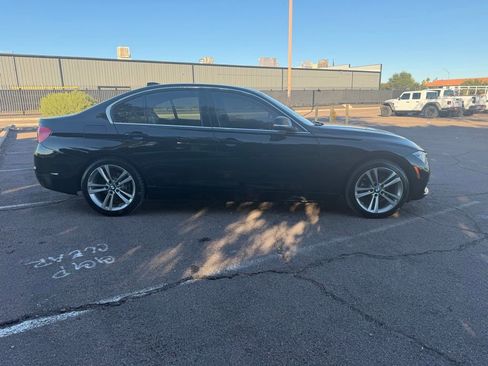 Used 2018 BMW 330i Sedan w/ Convenience Package image 10