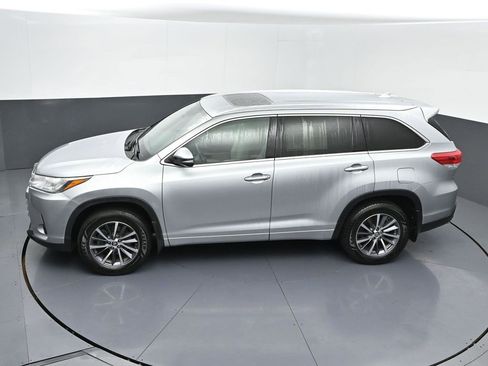 Certified 2018 Toyota Highlander XLE image 40