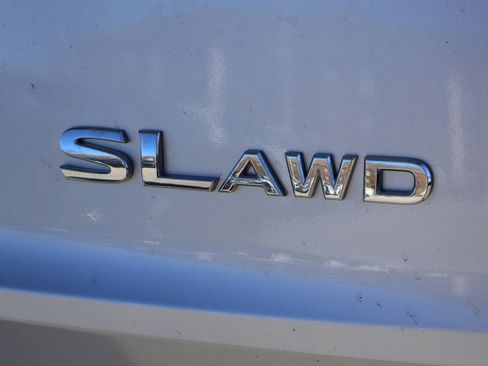 Used 2022 Nissan Rogue SL image 16