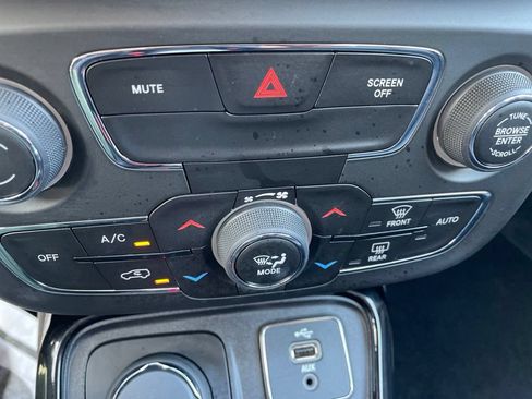 Used 2018 Jeep Compass Limited AWD/4WD image 21