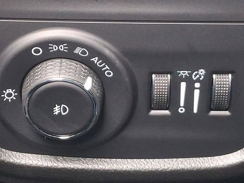 Used 2024 Jeep Grand Cherokee L Limited w/ Luxury Tech Group II image 23