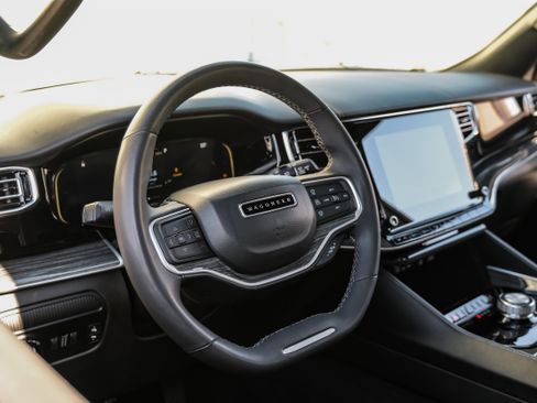 Used 2022 Jeep Wagoneer Series III w/ Convenience Group I image 14