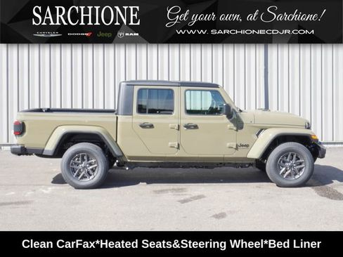 Used 2025 Jeep Gladiator Sport AWD/4WD image 1