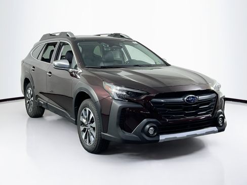 Used 2023 Subaru Outback Touring image 3